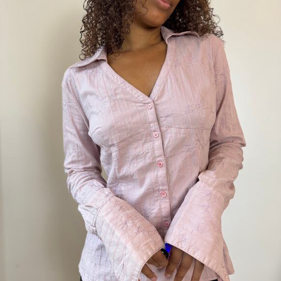 Vintage euro Pink Embroidered Floral Button-Up with Flare Cuffs (S) - Picture 6 of 9
